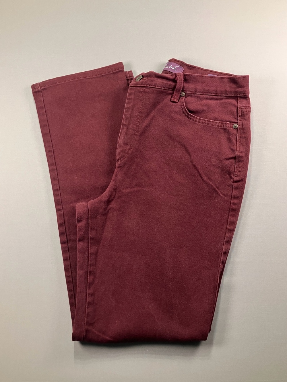 Gloria Vanderbilt, Amanda women’s burgundy five pocket jeans size 10 (30 x 30)